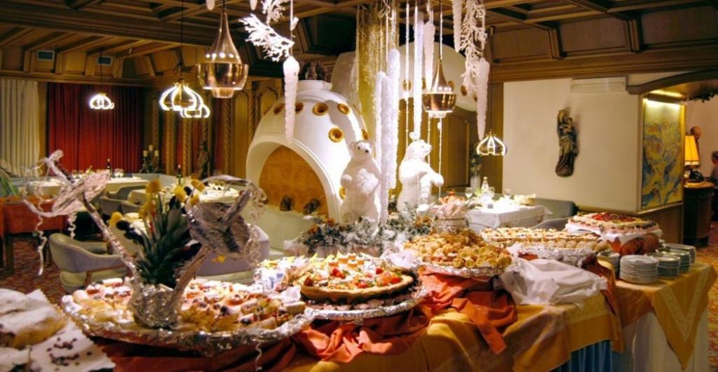 Alpen Hotel Corona Vigo di Fassa Zewnętrze zdjęcie