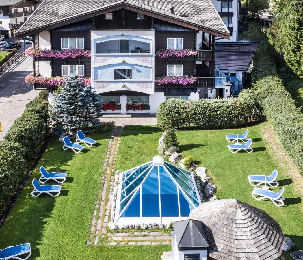 Alpen Hotel Corona Vigo di Fassa Zewnętrze zdjęcie