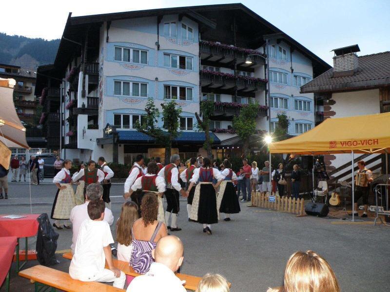 Alpen Hotel Corona Vigo di Fassa Zewnętrze zdjęcie