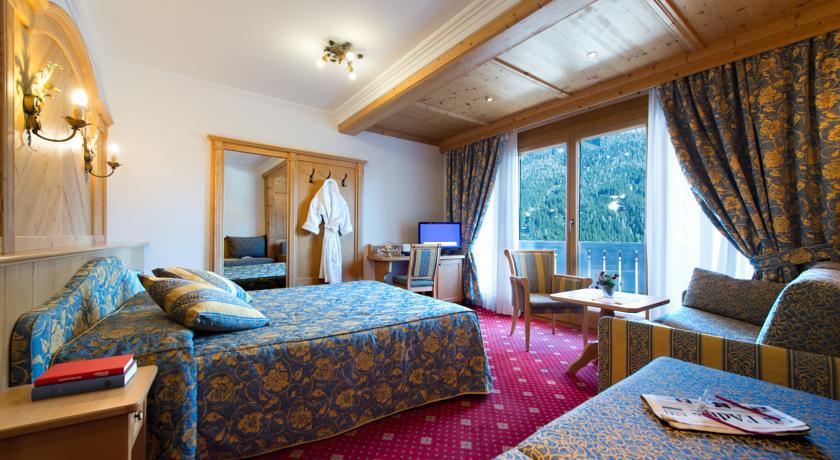 Alpen Hotel Corona Vigo di Fassa Zewnętrze zdjęcie